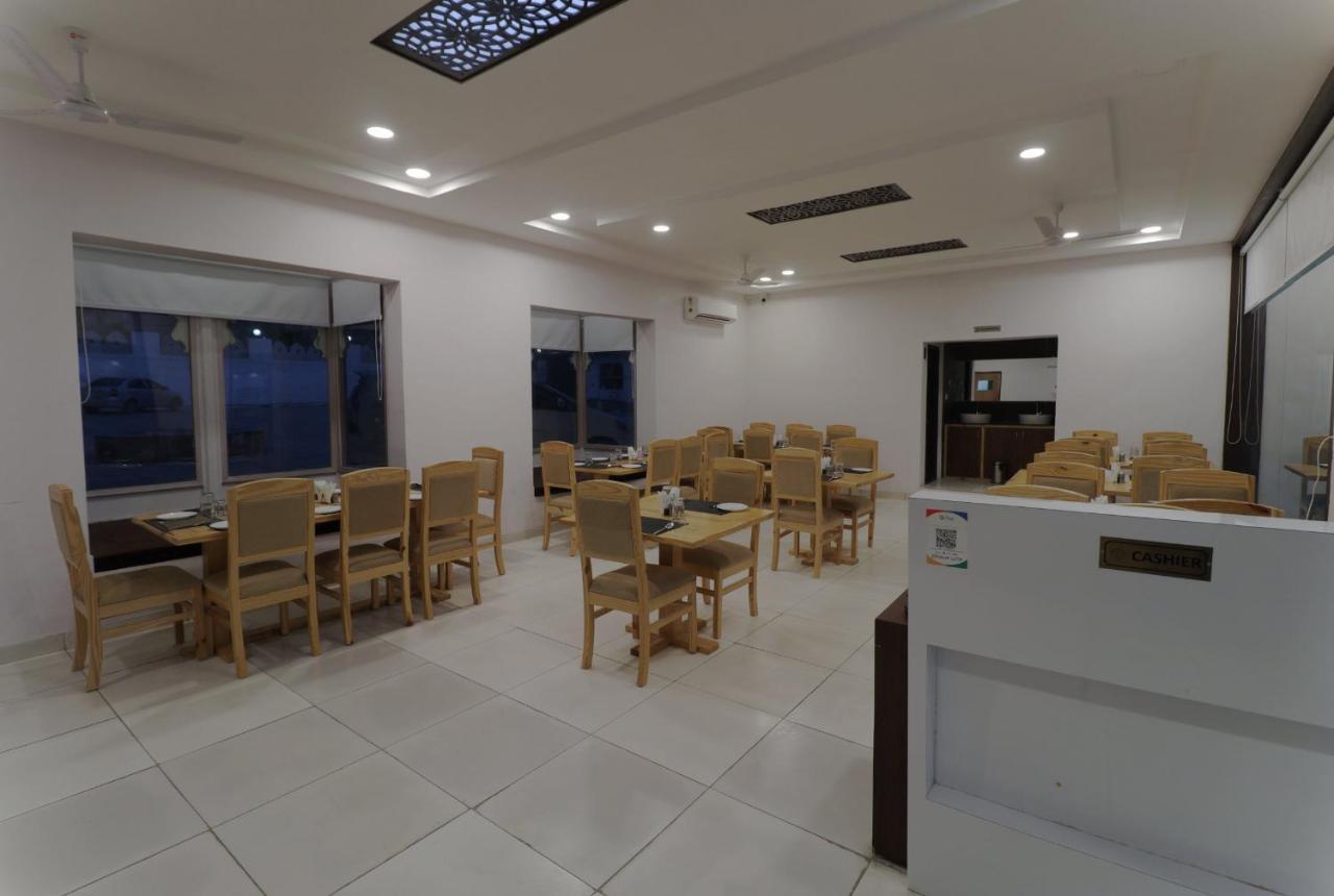 Keshav Resort Udaipur Extérieur photo