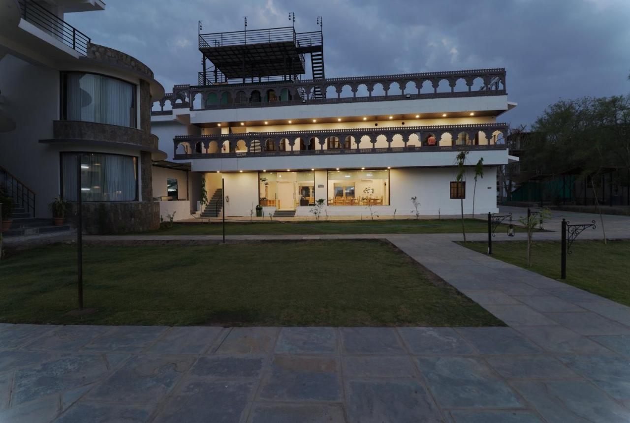 Keshav Resort Udaipur Extérieur photo