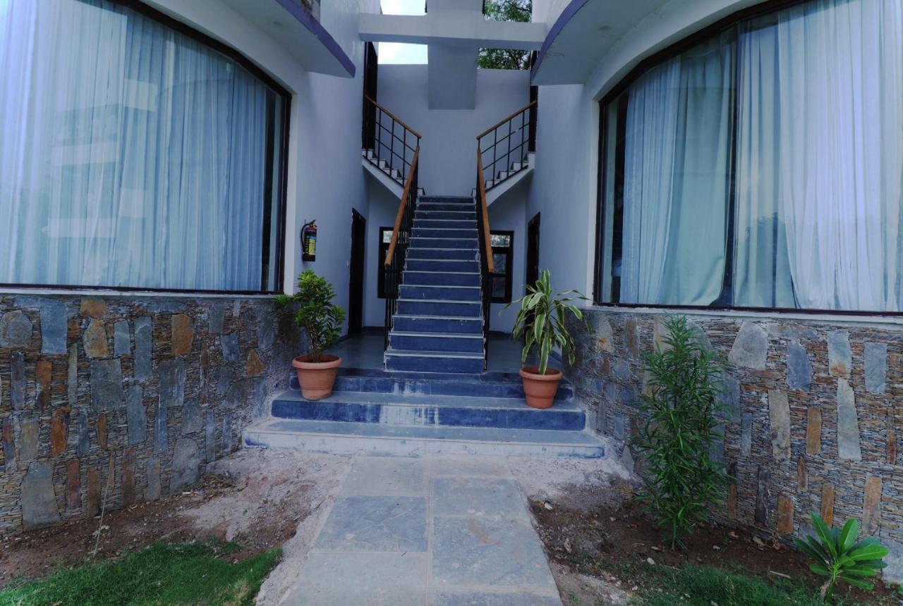 Keshav Resort Udaipur Extérieur photo