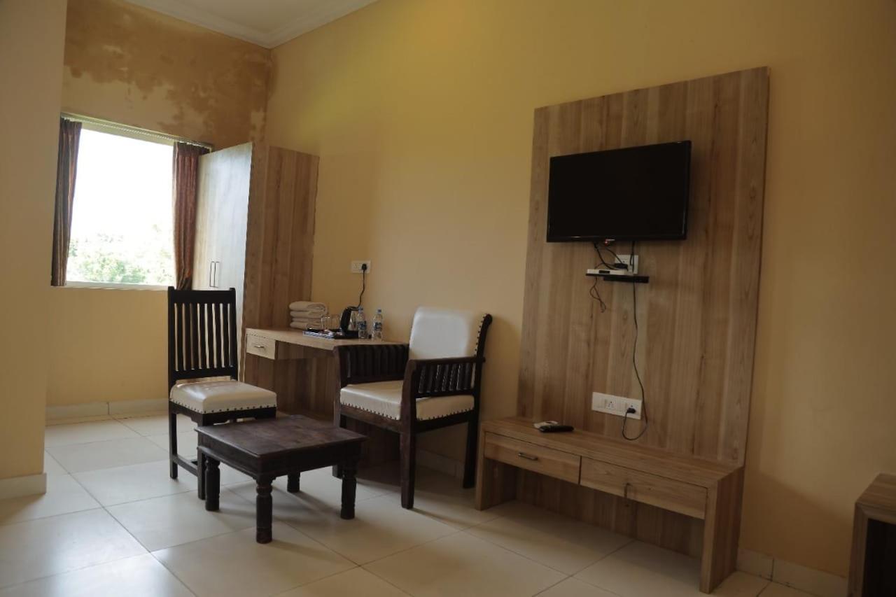 Keshav Resort Udaipur Extérieur photo