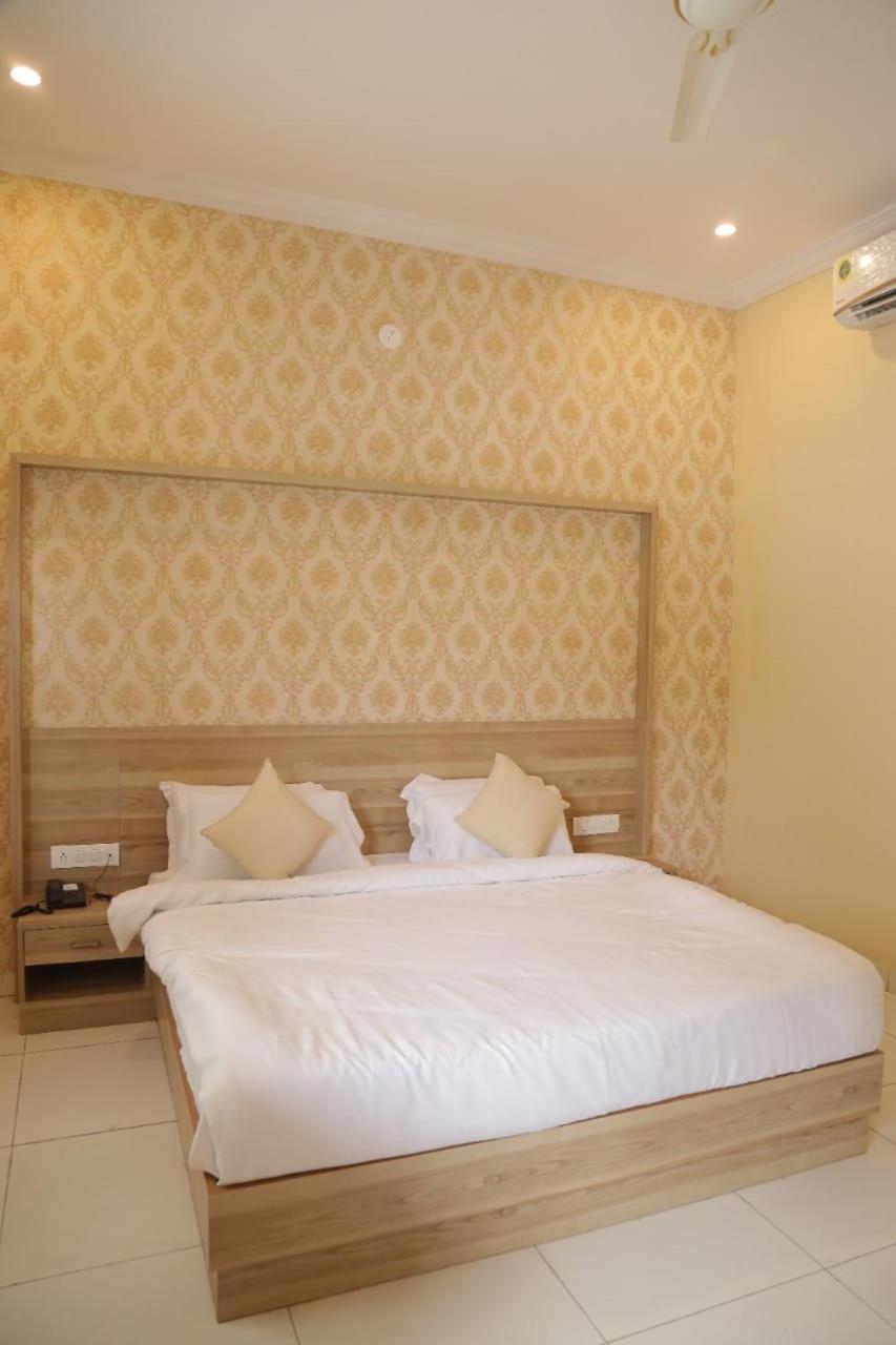Keshav Resort Udaipur Extérieur photo