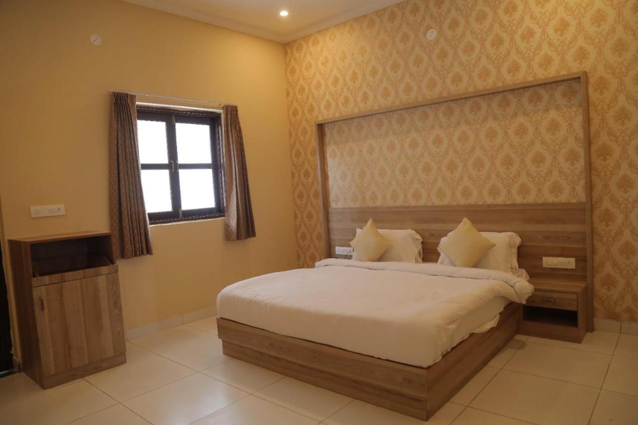 Keshav Resort Udaipur Extérieur photo